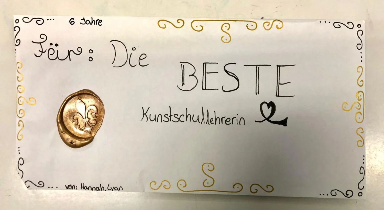 Selbst gestaltete Dankeskarte von Hannah und Lyan für sechs Jahre Kunstschule